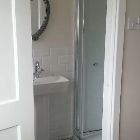 Lakeside House בית נופש *