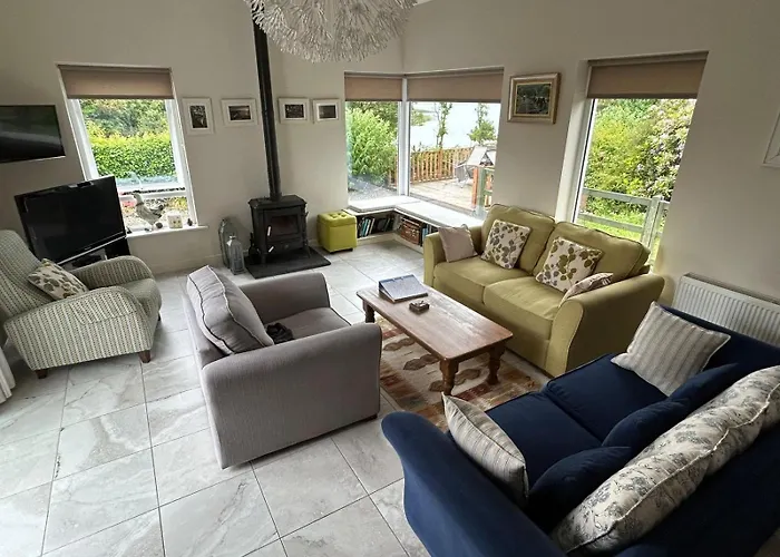 Сasa de vacaciones Lakeside House *