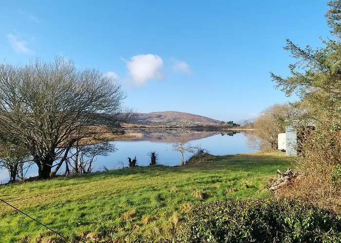 Сasa de vacaciones Lakeside House *